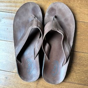 Chaco Men’s Brown leather flip-flops